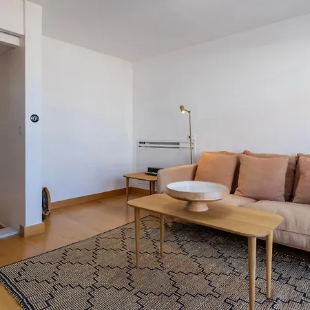 Apartment 1bdr With Terrace And View By Lovelystay *